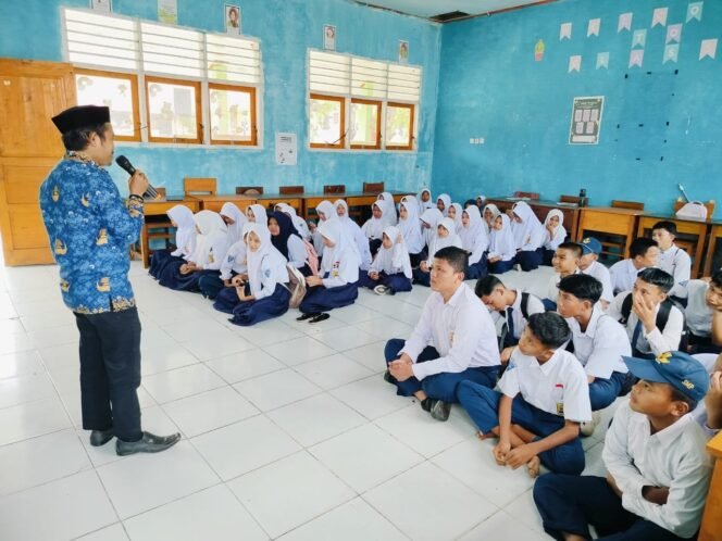 
 Kepala KUA Paguyaman Pantai Gelar Bimbingan Remaja Usia Sekolah